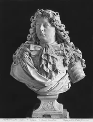 Byste av Louis de France (1661-1711) Monseigneur le Dauphin, kjent som Le Grand Dauphin, 1679 (marmor)